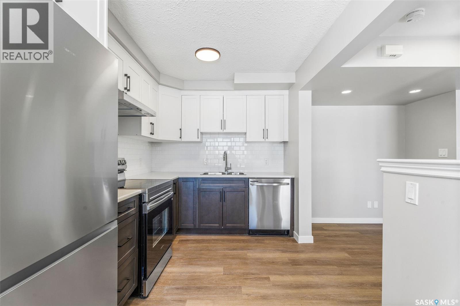 2800 Dunn Drive, Prince Albert, SK - Indoor Photo Showing Kitchen With Double Sink With Upgraded Kitchen