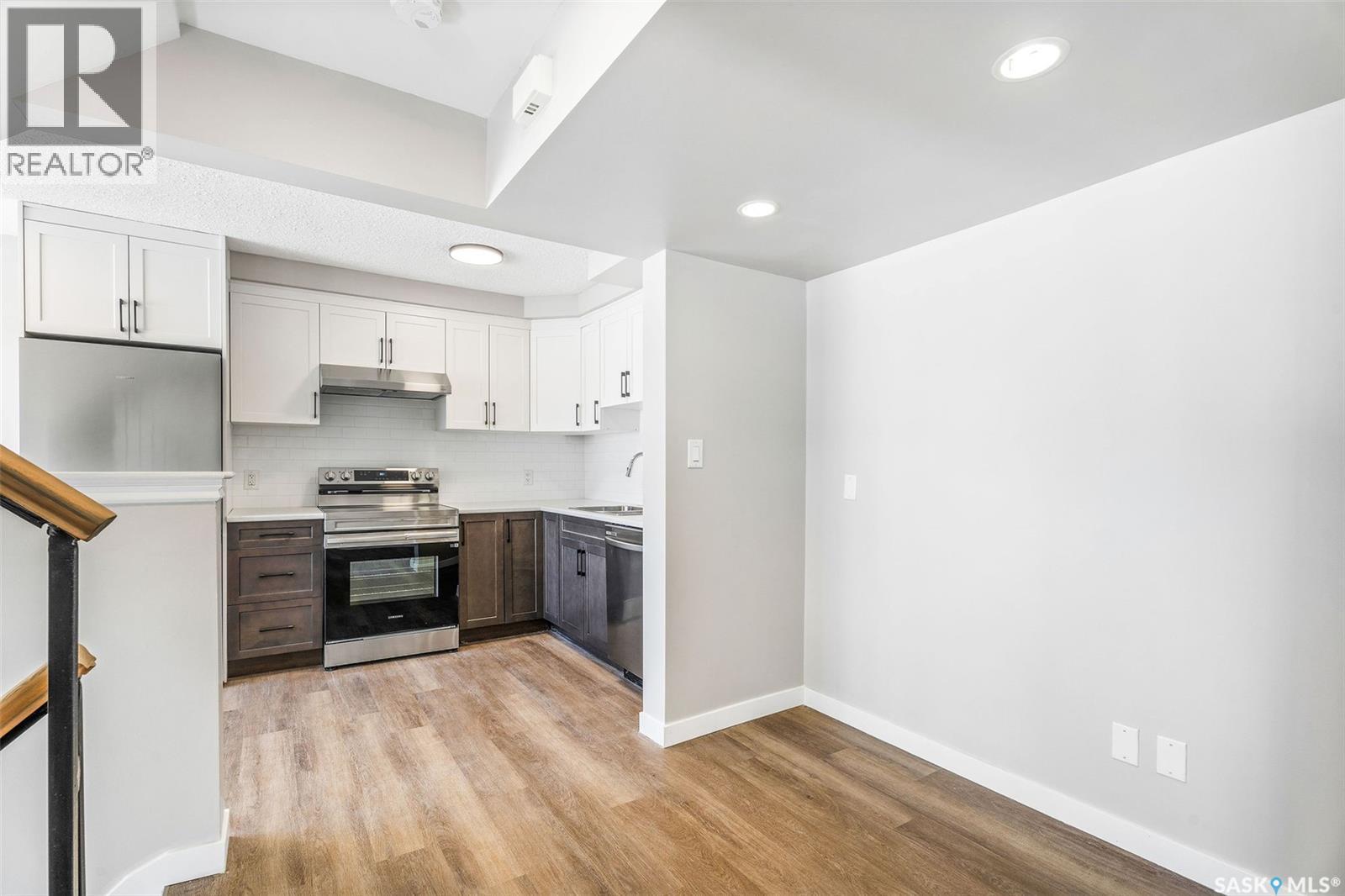 2800 Dunn Drive, Prince Albert, SK - Indoor Photo Showing Kitchen