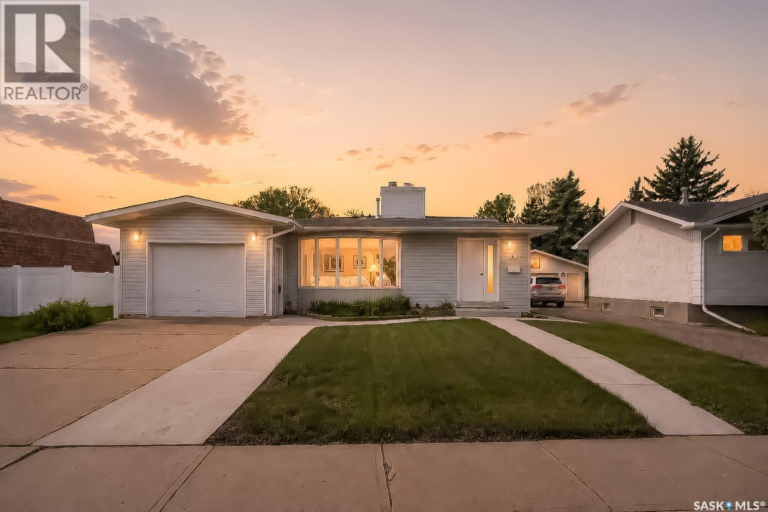 1381 Prince Crescent, Moose Jaw, SK - Outdoor