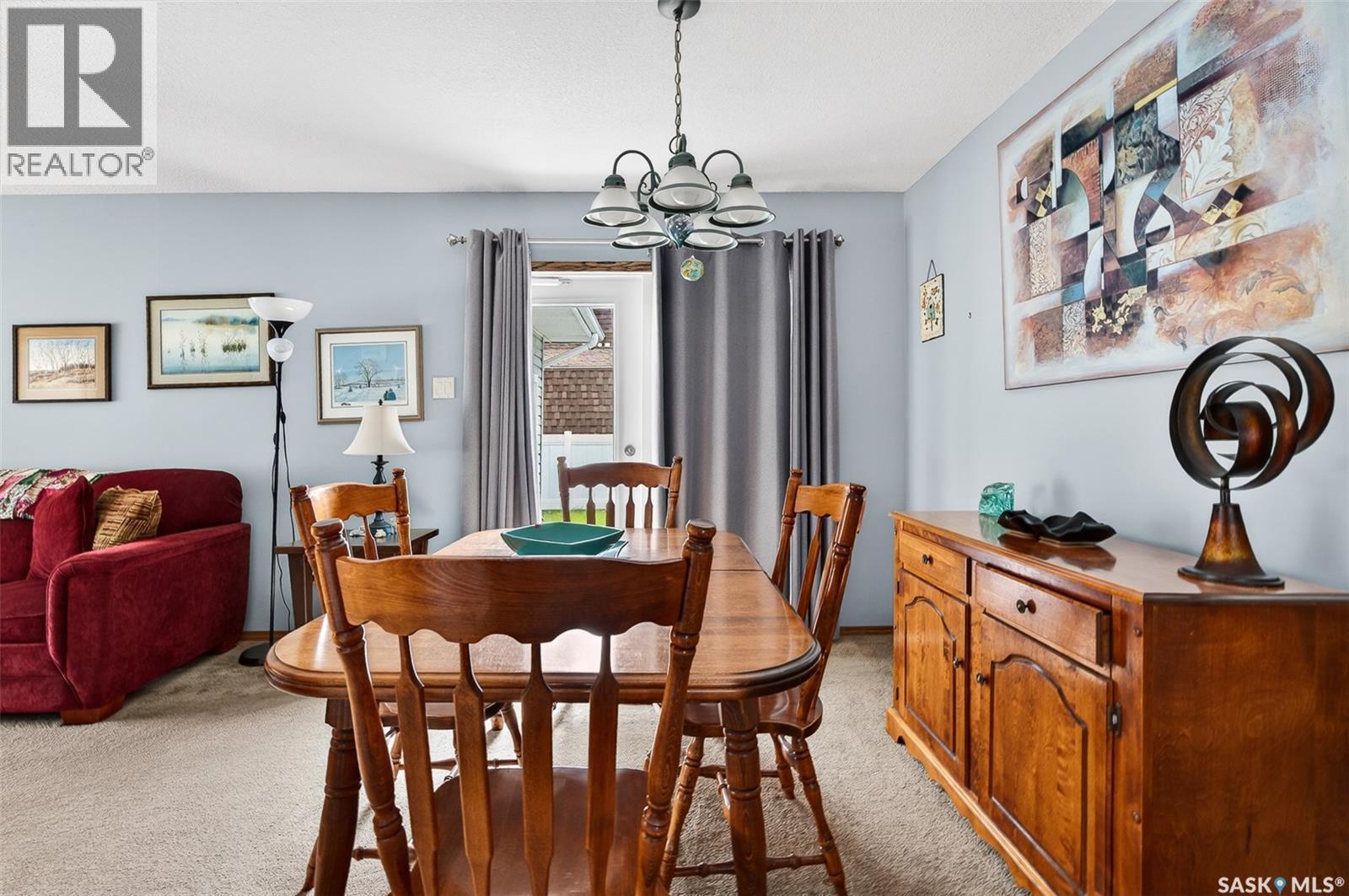 1381 Prince Crescent, Moose Jaw, SK - Indoor Photo Showing Dining Room