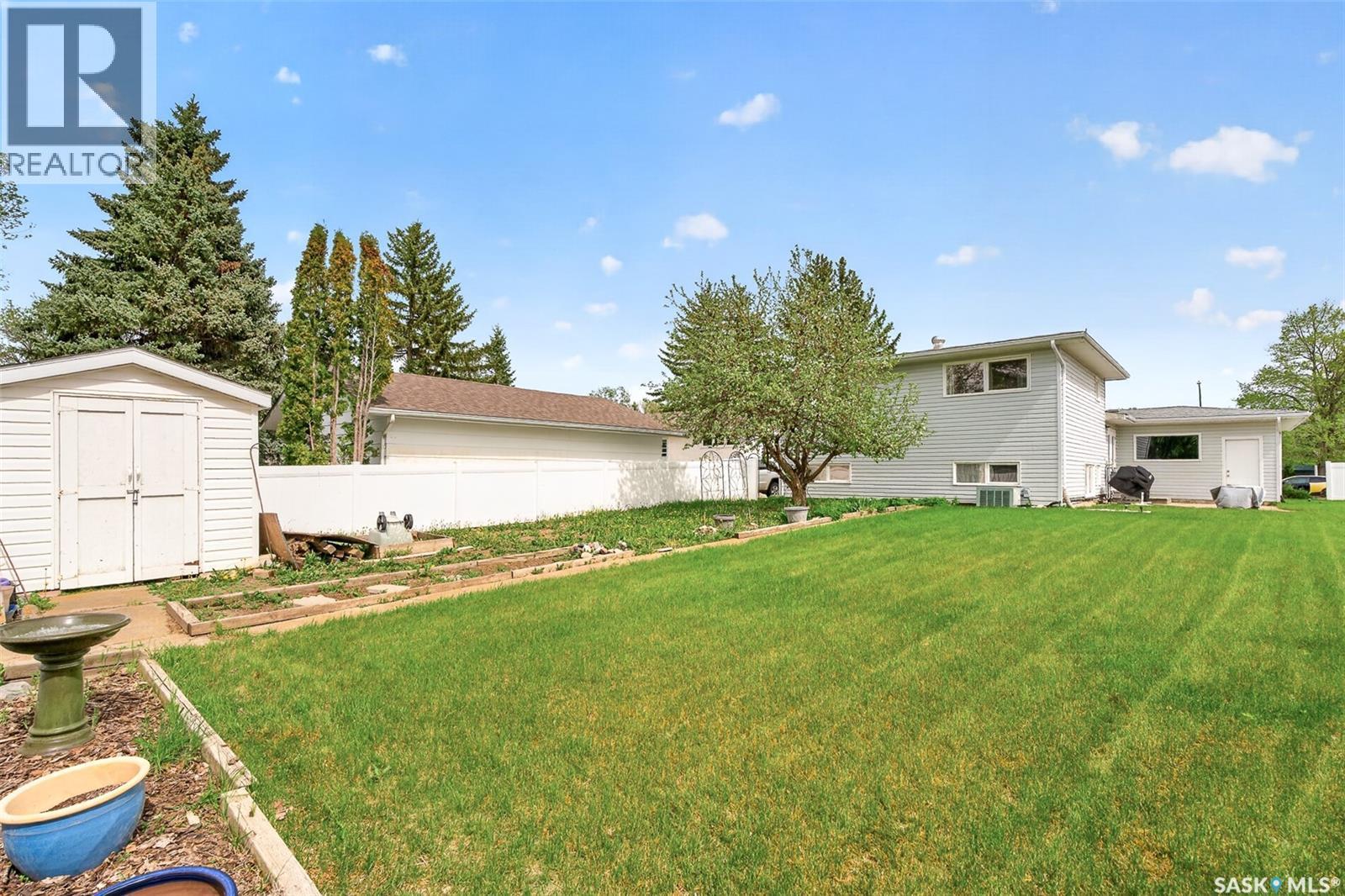 1381 Prince Crescent, Moose Jaw, SK - Outdoor