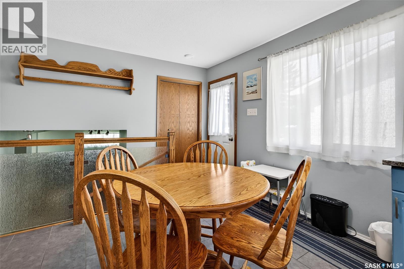 1381 Prince Crescent, Moose Jaw, SK - Indoor Photo Showing Dining Room