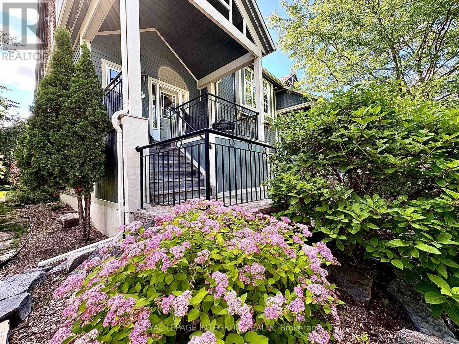 15 Marsh Sparrow Private, Ottawa, ON - Outdoor