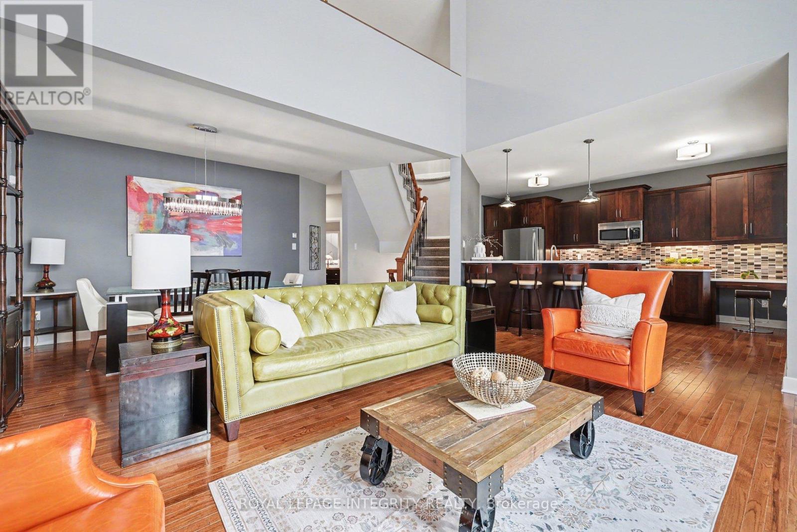 15 Marsh Sparrow Private, Ottawa, ON - Indoor Photo Showing Living Room