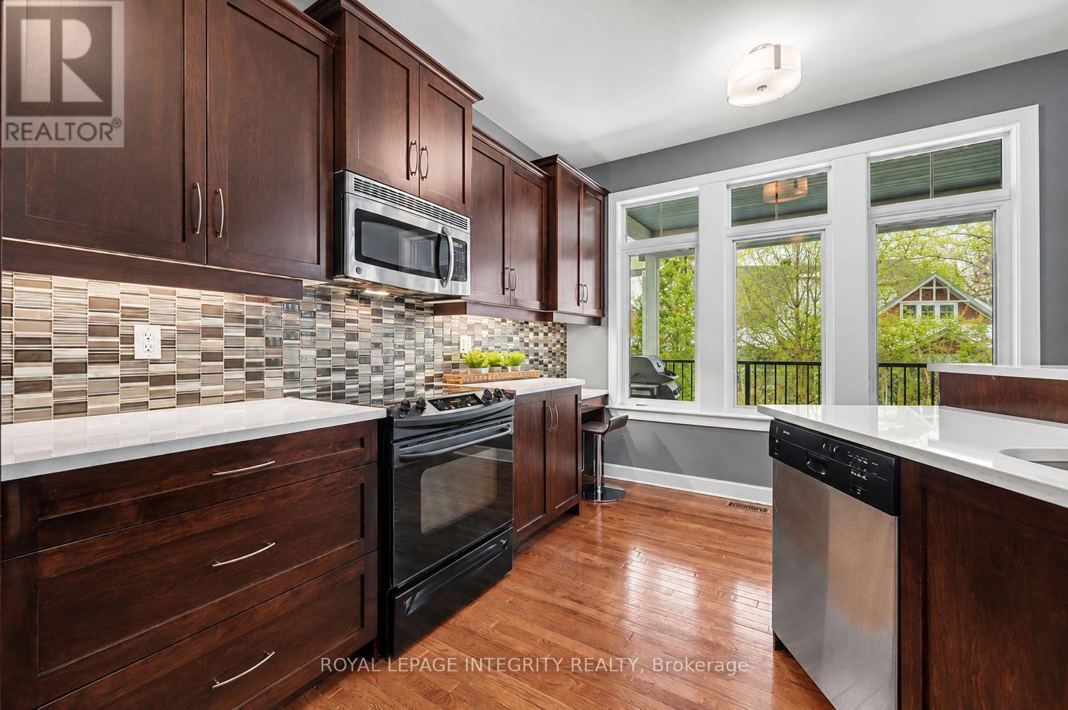 15 Marsh Sparrow Private, Ottawa, ON - Indoor Photo Showing Kitchen