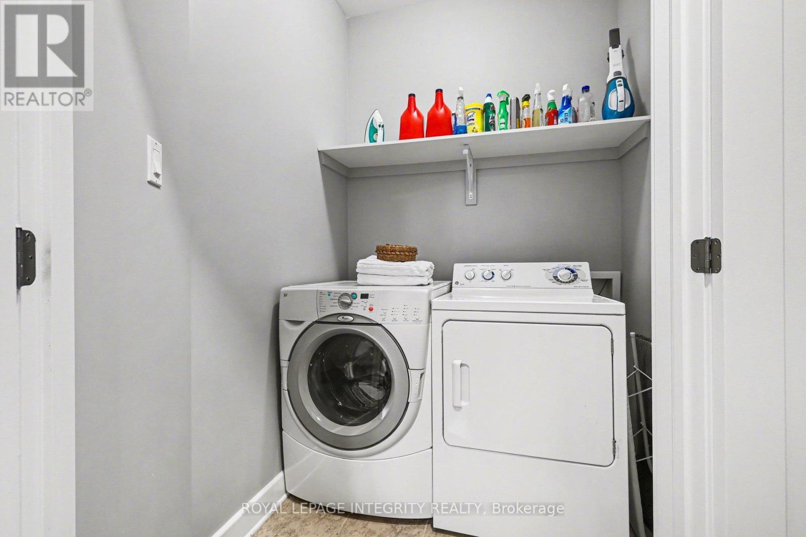 15 Marsh Sparrow Private, Ottawa, ON - Indoor Photo Showing Laundry Room