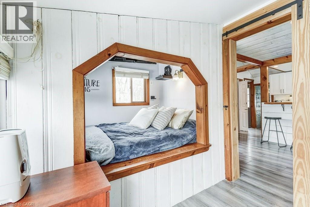 716 Sandy Bay Road, Dunnville, ON - Indoor Photo Showing Bedroom