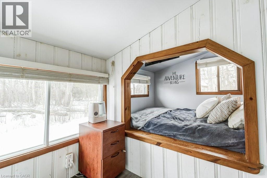 716 Sandy Bay Road, Dunnville, ON - Indoor Photo Showing Bedroom