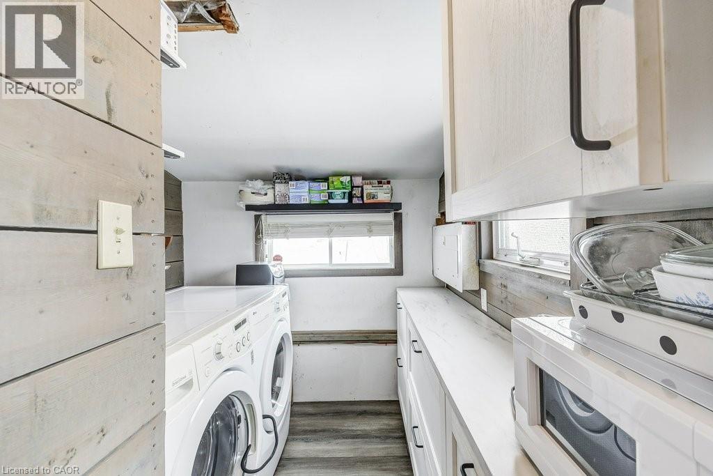 716 Sandy Bay Road, Dunnville, ON - Indoor Photo Showing Laundry Room