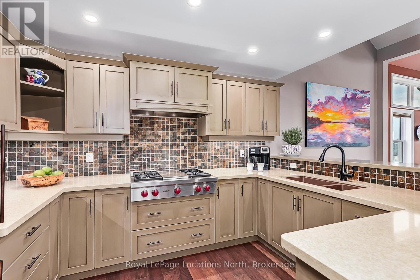 132 Dory Row, Blue Mountains, ON - Indoor Photo Showing Kitchen With Double Sink With Upgraded Kitchen