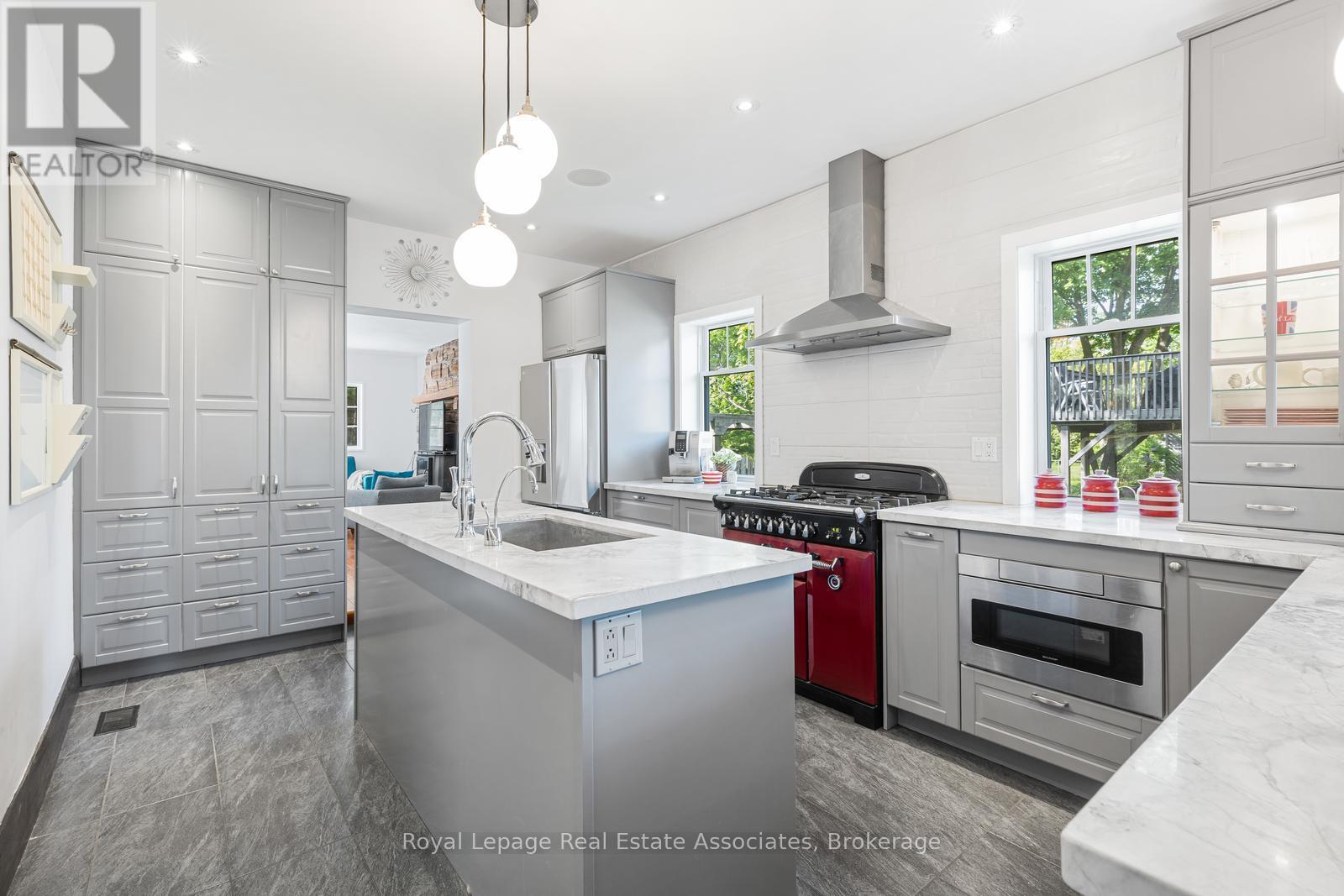 1807 Balsam Avenue, Mississauga, ON