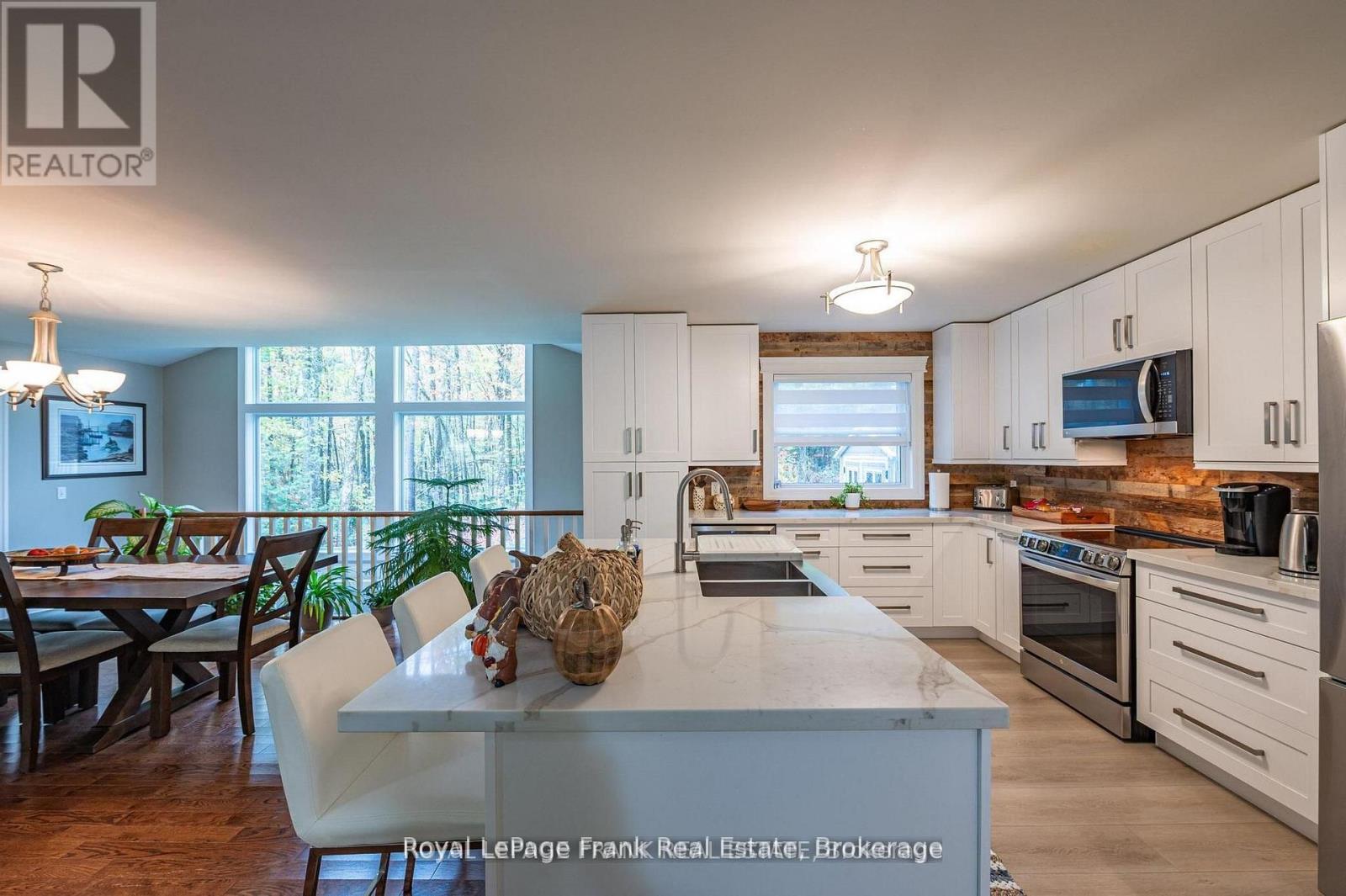 25 Lakeland Avenue, Trent Lakes, ON - Indoor