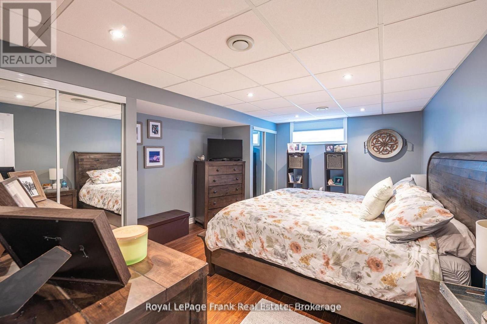 25 Lakeland Avenue, Trent Lakes, ON - Indoor Photo Showing Bedroom
