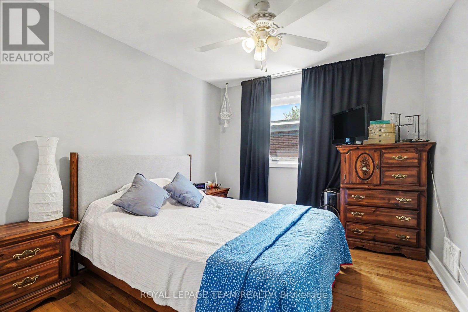707 Edison Avenue, Ottawa, ON - Indoor Photo Showing Bedroom
