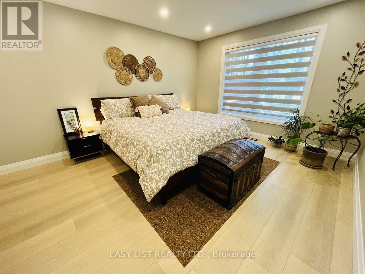 25350 C Highway 62, Bancroft, ON - Indoor Photo Showing Bedroom