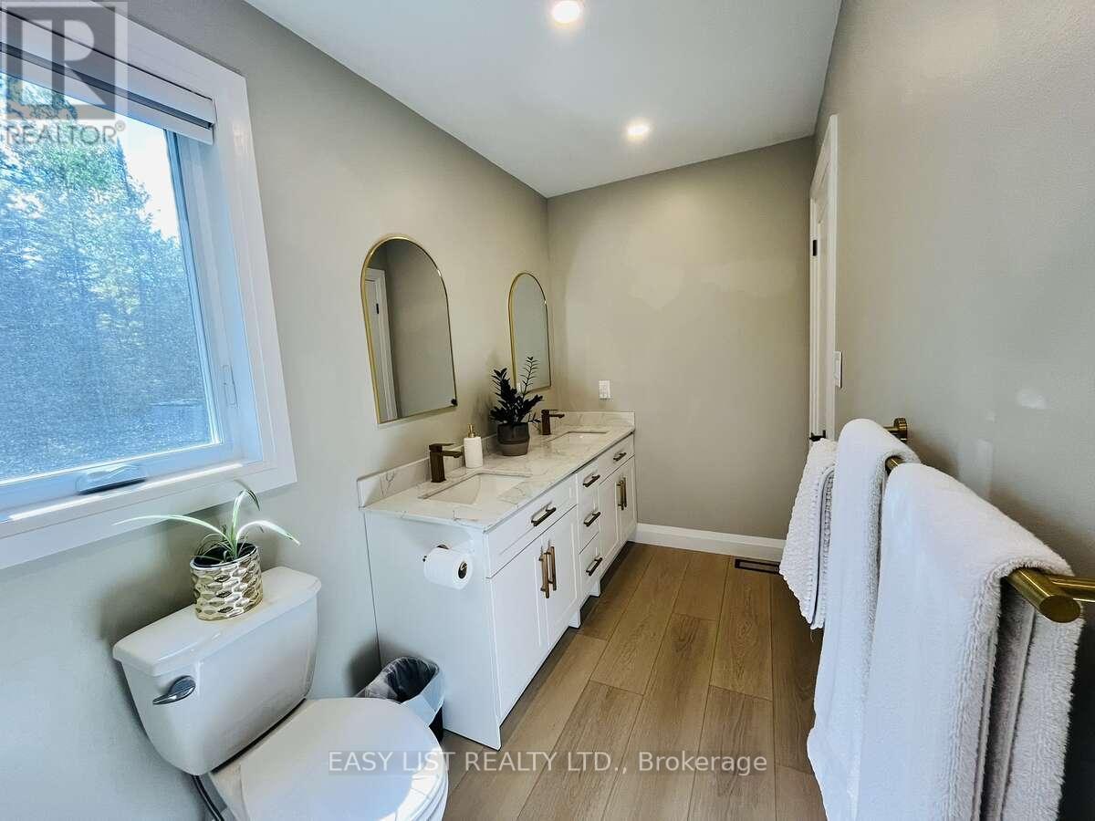 25350 C Highway 62, Bancroft, ON - Indoor Photo Showing Bathroom