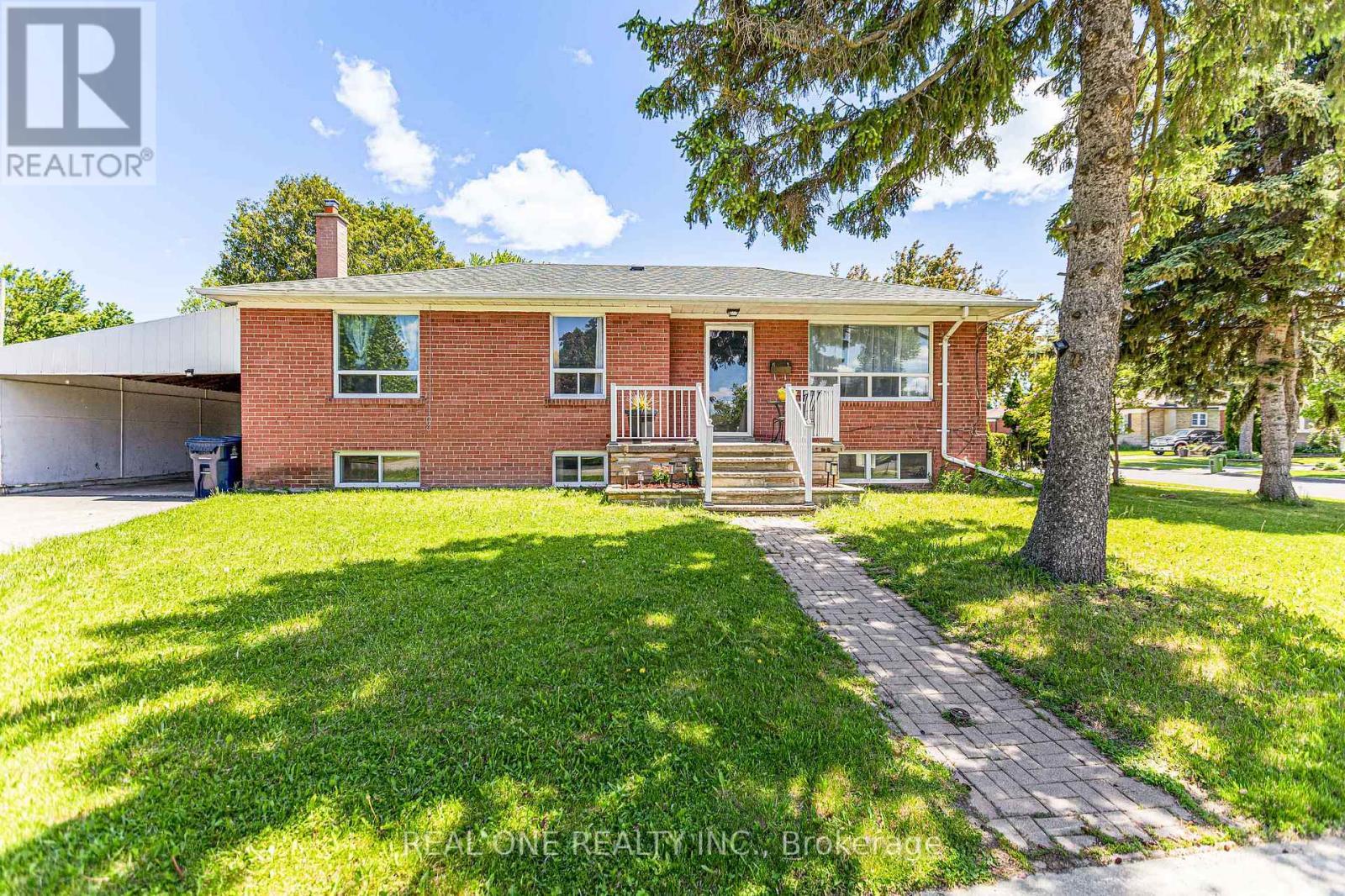 1 Gilroy Drive, Toronto, ON - Outdoor