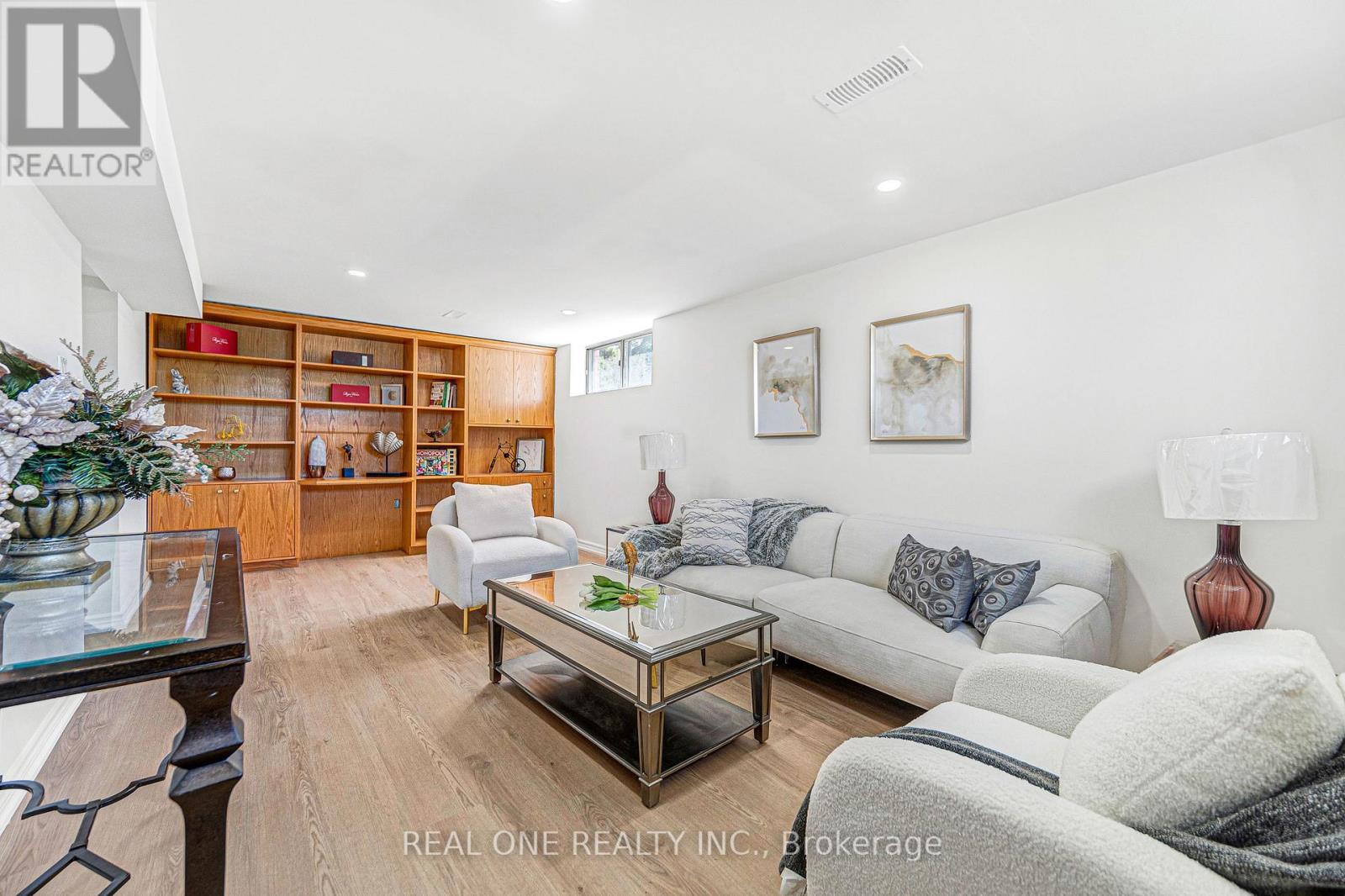 1 Gilroy Drive, Toronto, ON - Indoor Photo Showing Living Room
