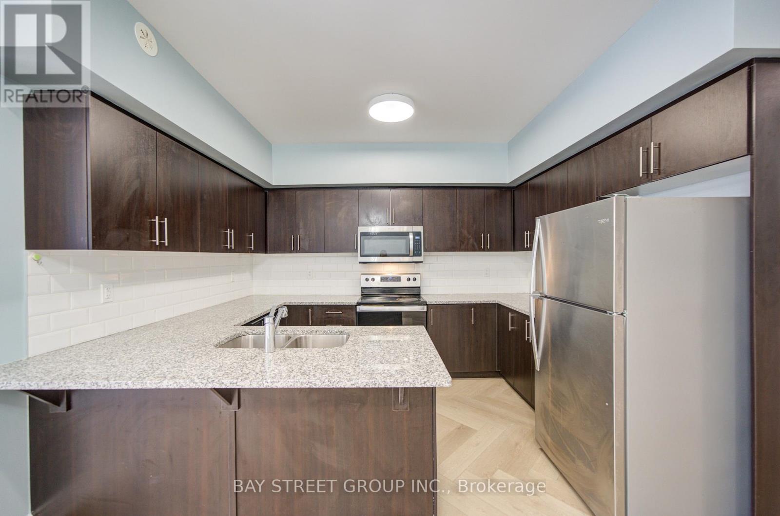 3 - 626 Rexdale Boulevard, Toronto, ON - Indoor Photo Showing Other Room
