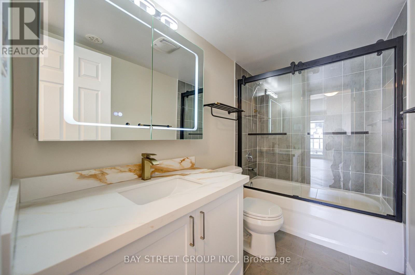 3 - 626 Rexdale Boulevard, Toronto, ON - Indoor Photo Showing Bathroom