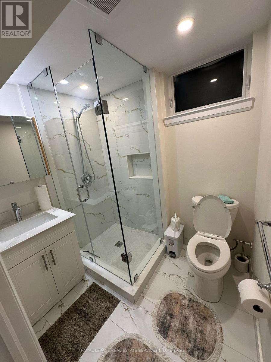 Bsmt - 2389 Morrison Avenue, Mississauga, ON - Indoor Photo Showing Bathroom