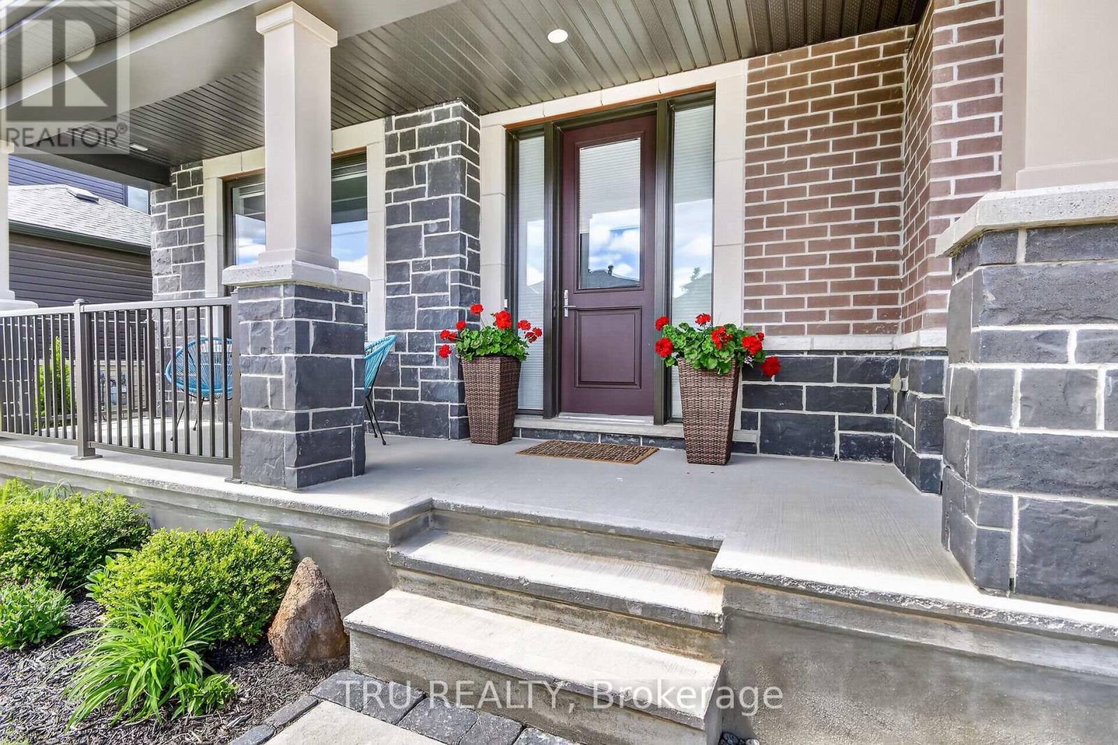 202 Skipper Drive, Ottawa, ON - Outdoor With Deck Patio Veranda