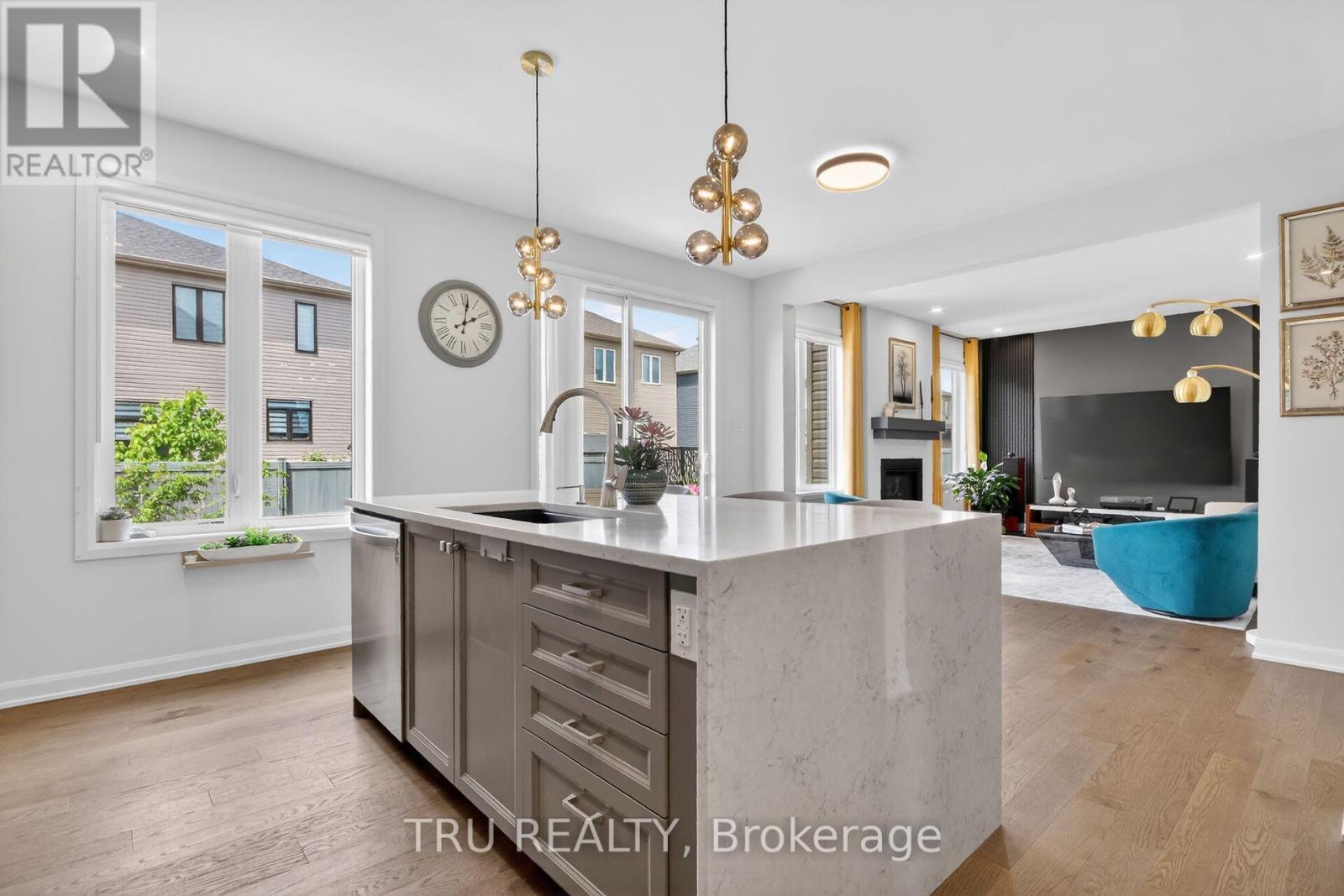 202 Skipper Drive, Ottawa, ON - Indoor Photo Showing Kitchen