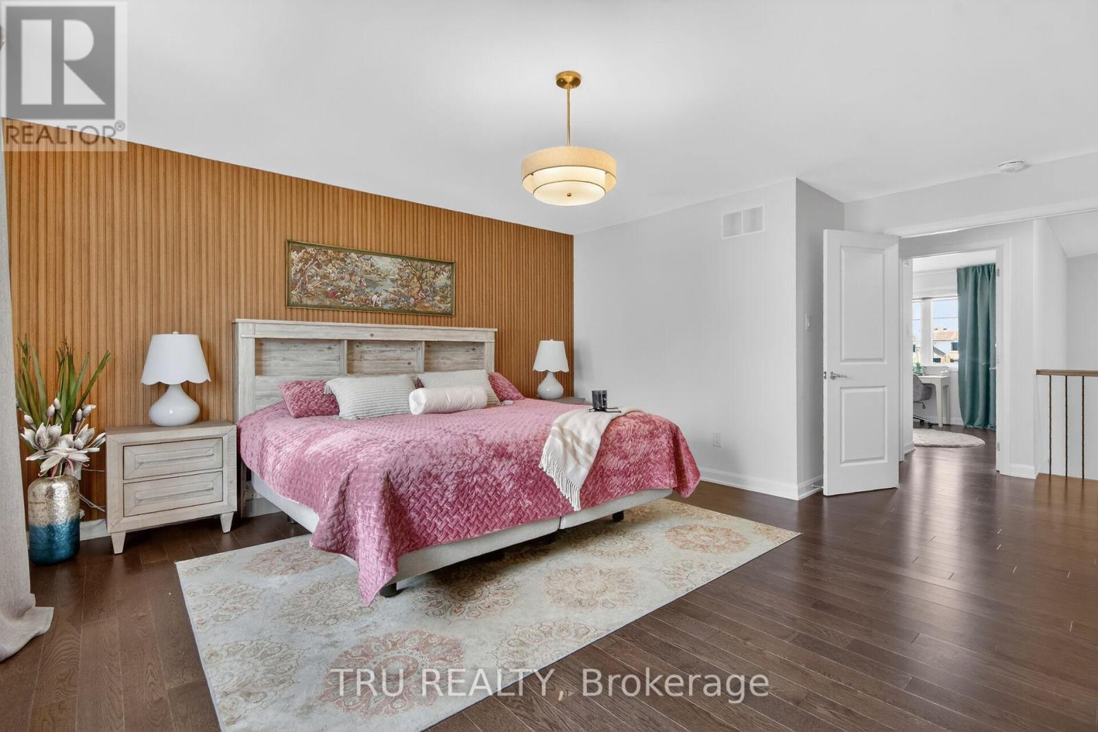 202 Skipper Drive, Ottawa, ON - Indoor Photo Showing Bedroom