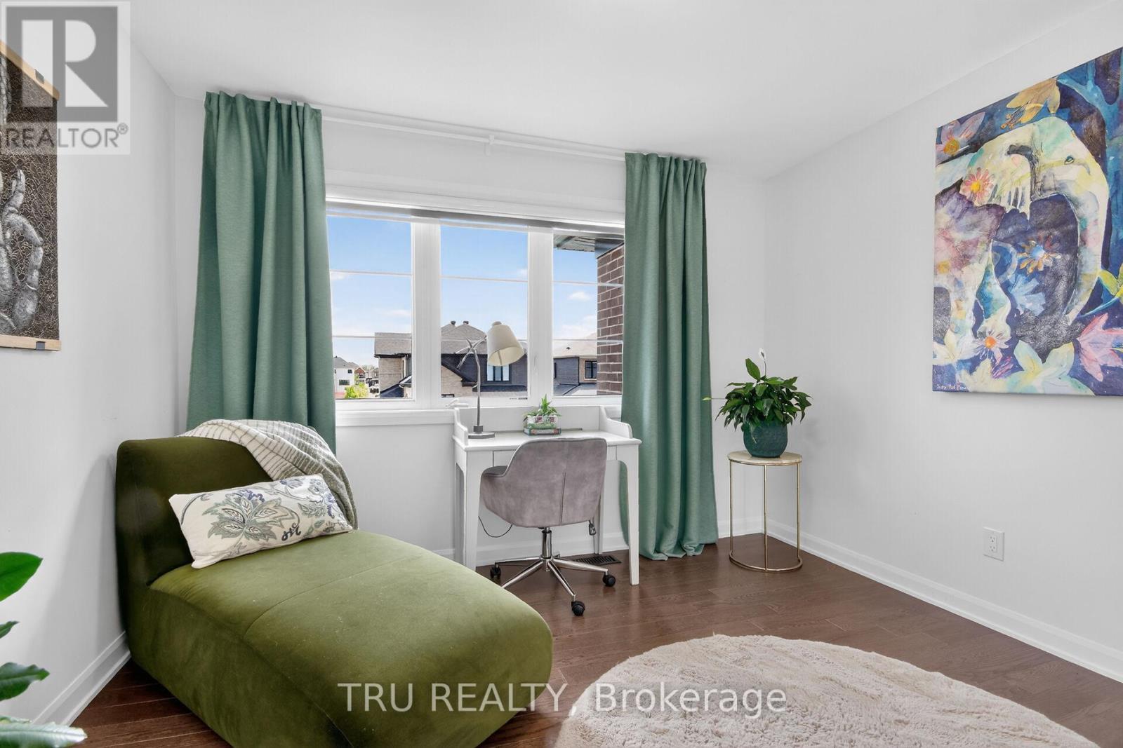 202 Skipper Drive, Ottawa, ON - Indoor Photo Showing Bedroom
