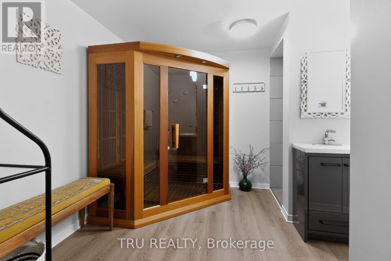 202 Skipper Drive, Ottawa, ON - Indoor Photo Showing Other Room