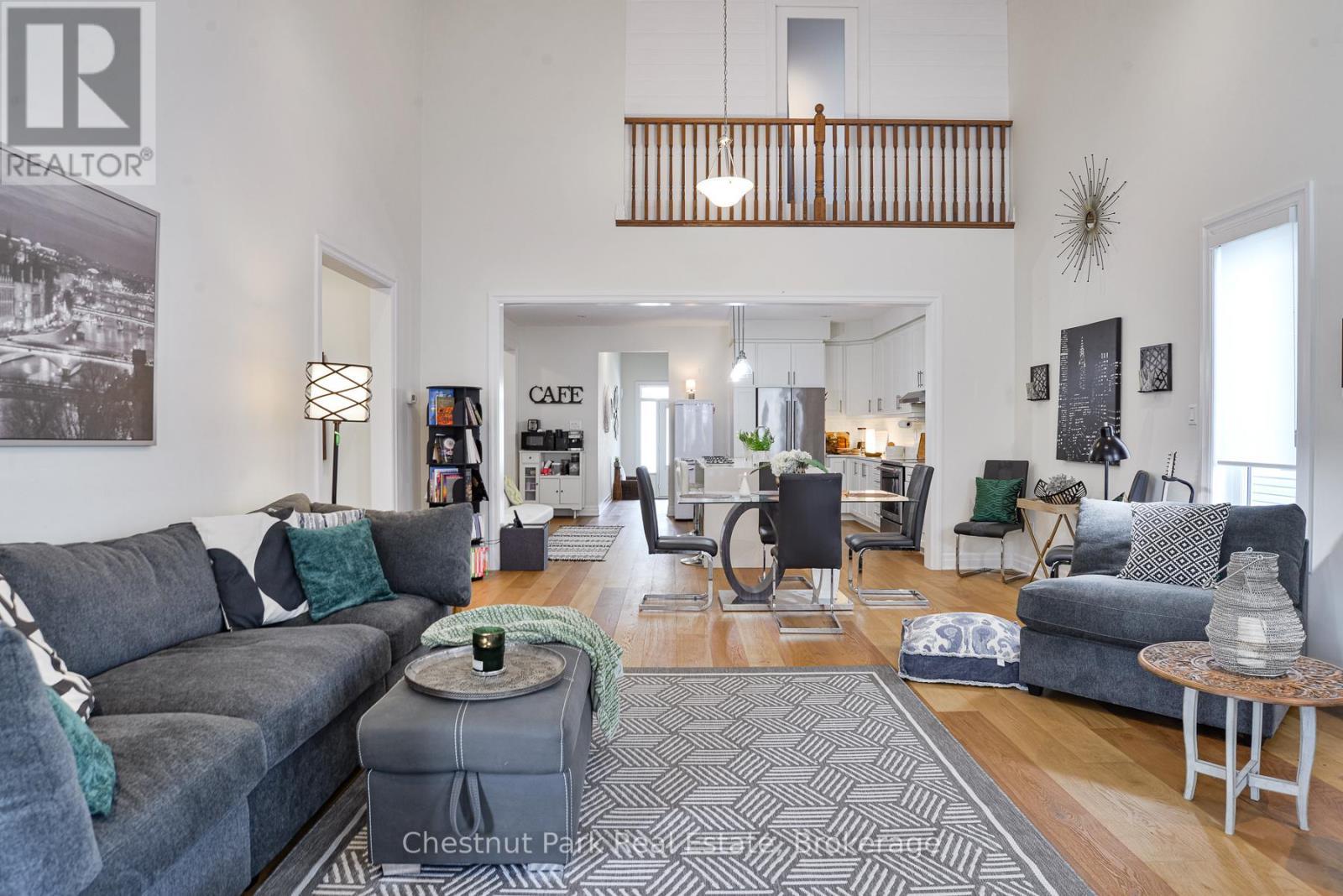 5 Hunter Place, Bracebridge (Macaulay), ON - Indoor Photo Showing Living Room