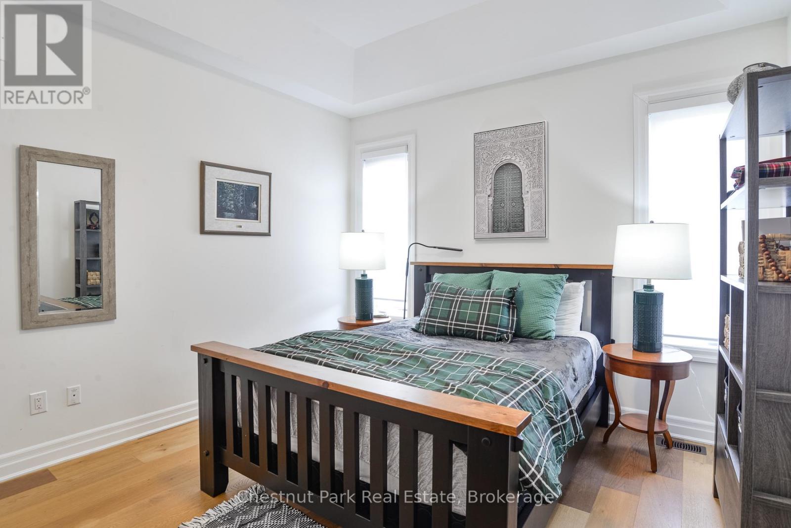 Primary bedroom main flr - 5 Hunter Place, Bracebridge (Macaulay), ON - Indoor Photo Showing Bedroom
