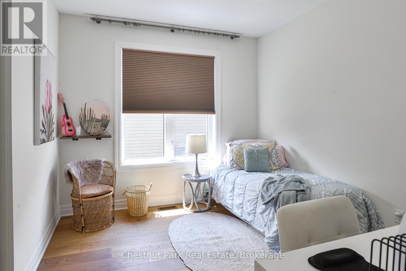 2nd bedroom main flr - 5 Hunter Place, Bracebridge (Macaulay), ON - Indoor Photo Showing Bedroom