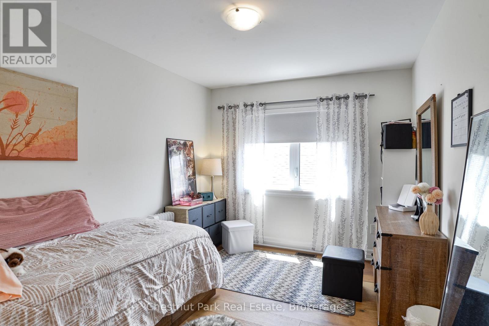 5 Hunter Place, Bracebridge (Macaulay), ON - Indoor Photo Showing Bedroom