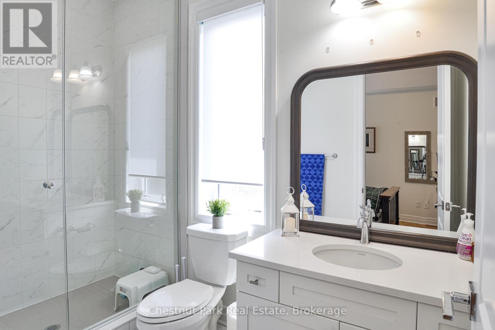 primary ensuite 3pc bath - 5 Hunter Place, Bracebridge (Macaulay), ON - Indoor Photo Showing Bathroom