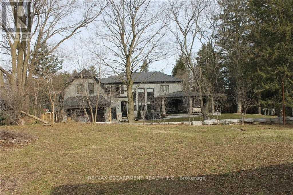 50 East Crest, Hamilton, ON - Outdoor