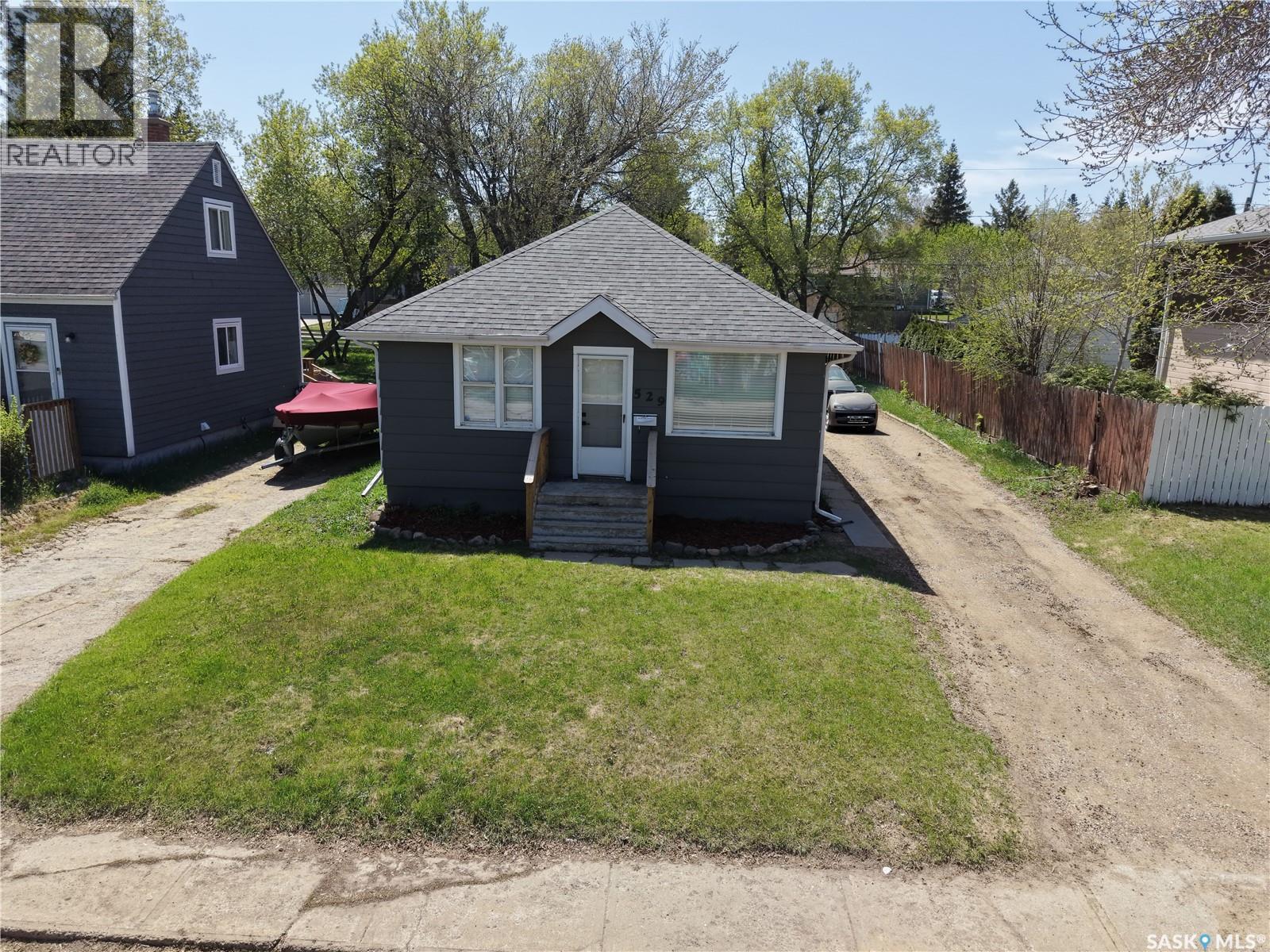 529 20Th Street E, Prince Albert, SK - Outdoor