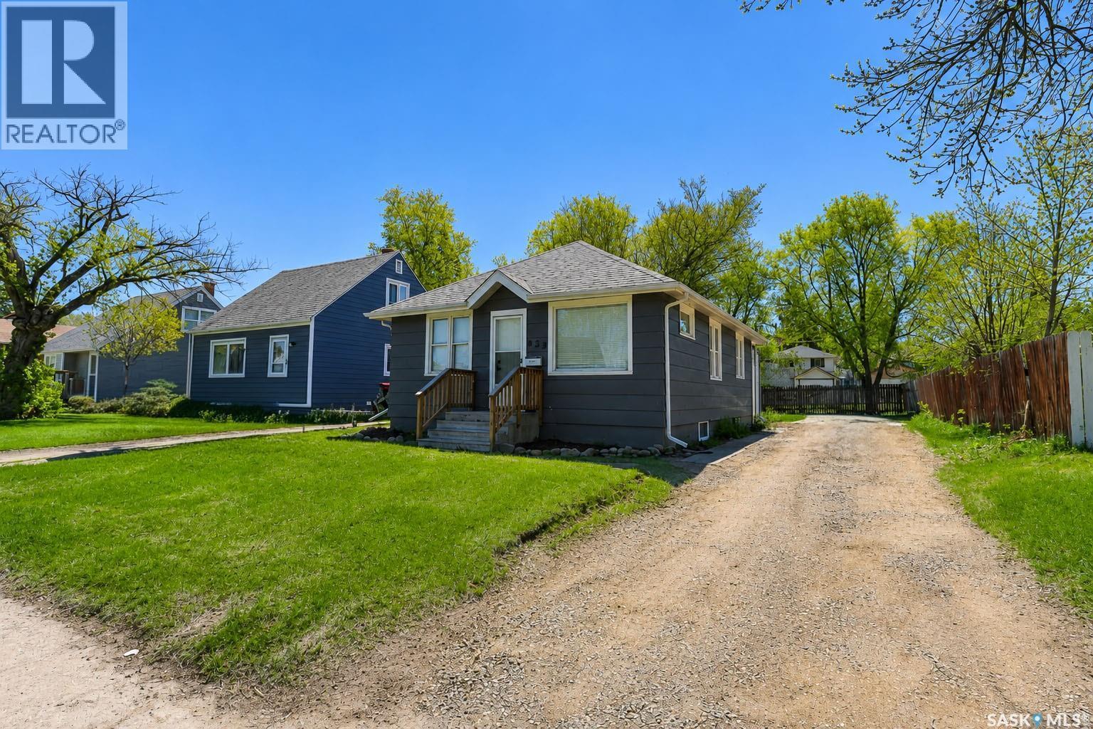 529 20Th Street E, Prince Albert, SK - Outdoor
