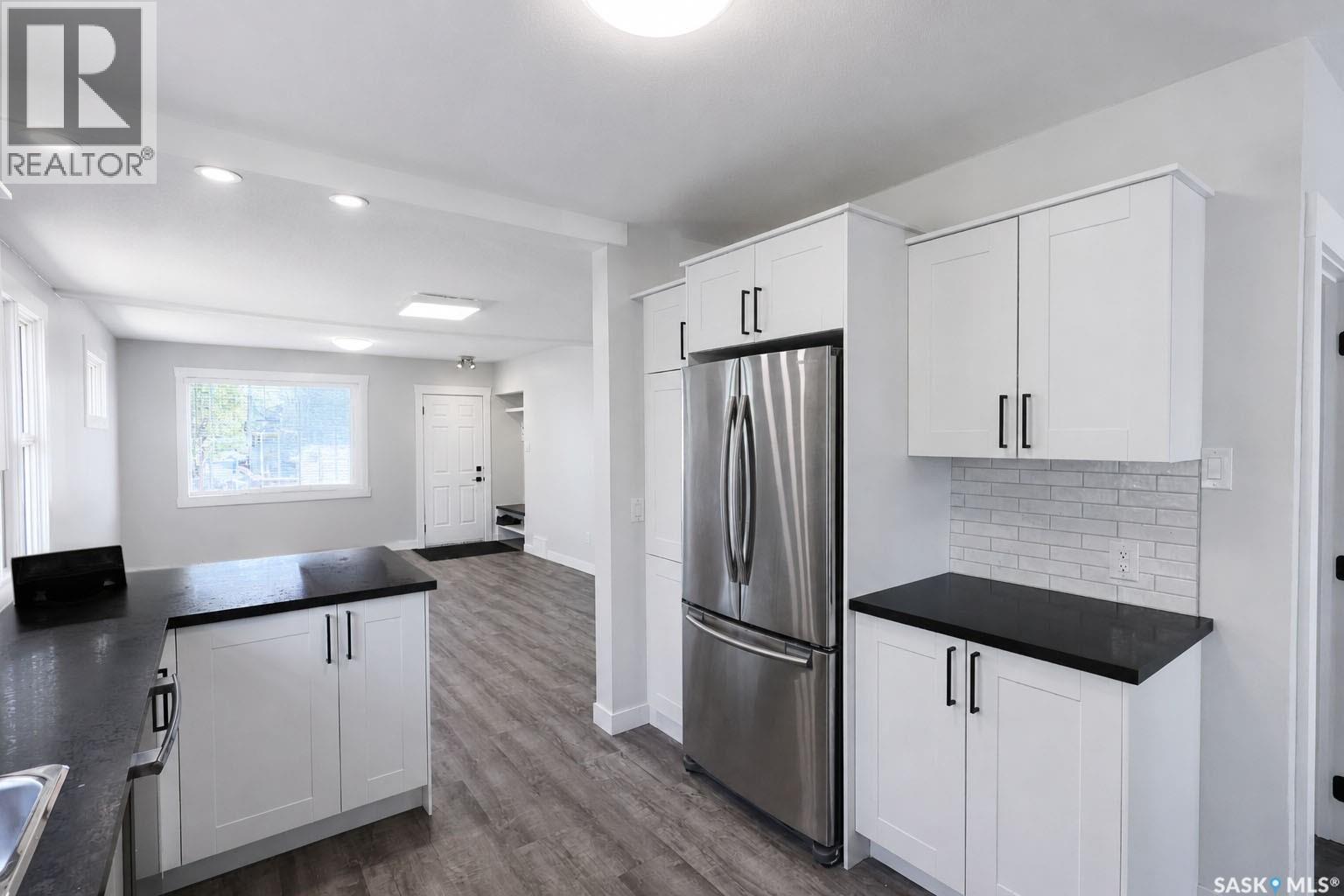 529 20Th Street E, Prince Albert, SK - Indoor Photo Showing Kitchen