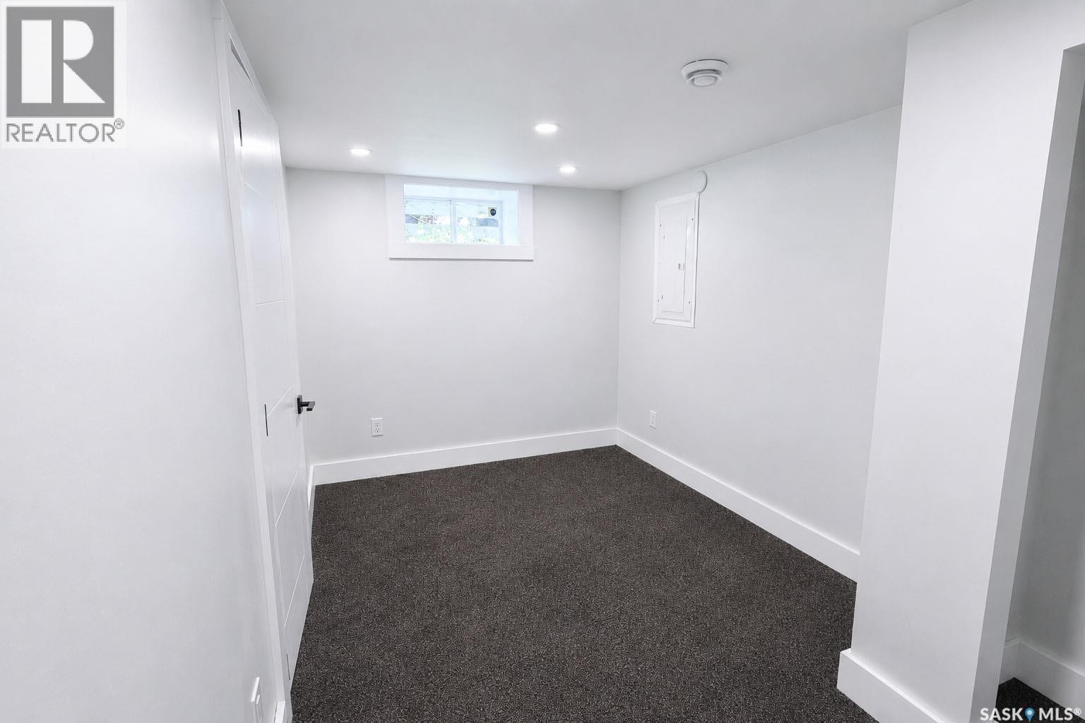529 20Th Street E, Prince Albert, SK - Indoor Photo Showing Other Room