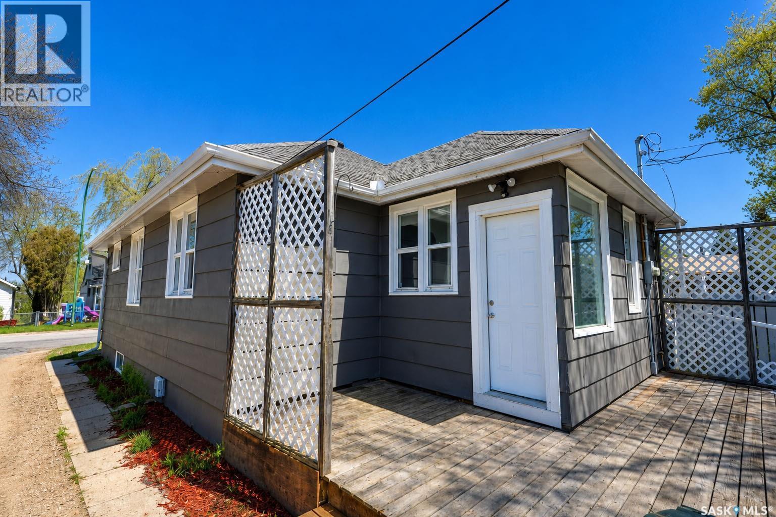 529 20Th Street E, Prince Albert, SK - Outdoor With Exterior