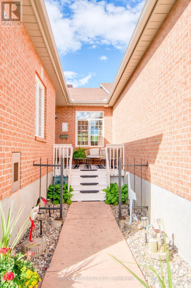 27 Eileen Crescent, Ottawa, ON - Outdoor With Exterior