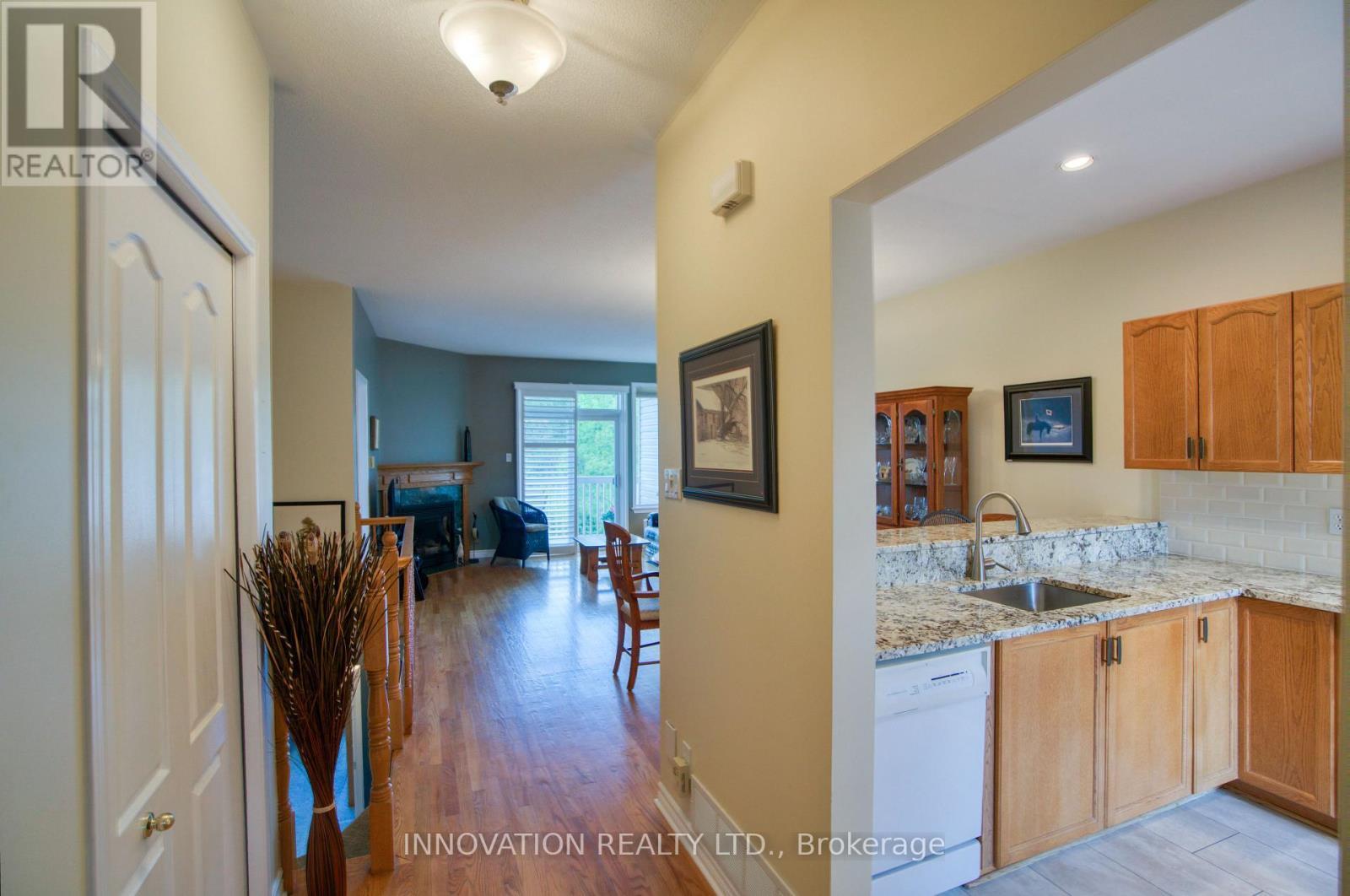 27 Eileen Crescent, Ottawa, ON - Indoor Photo Showing Kitchen