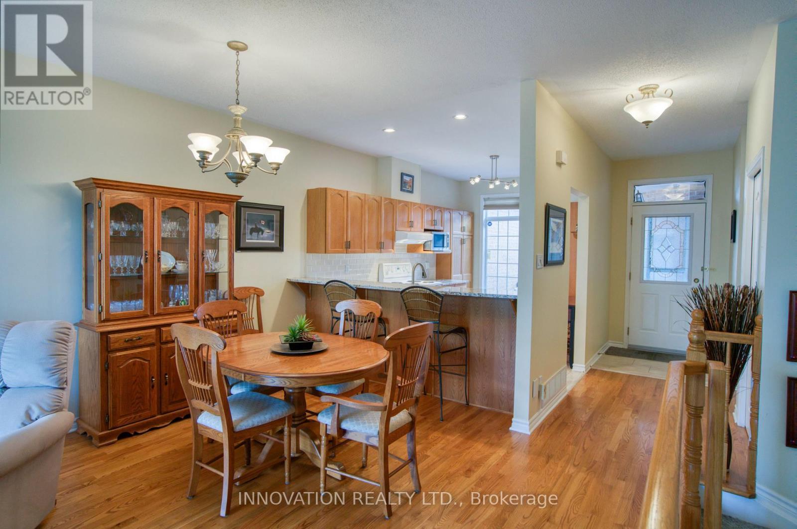 27 Eileen Crescent, Ottawa, ON - Indoor Photo Showing Dining Room