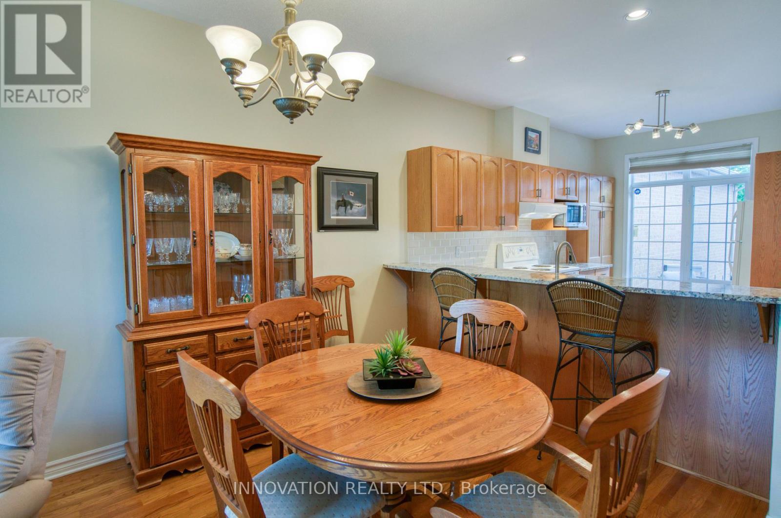27 Eileen Crescent, Ottawa, ON - Indoor Photo Showing Dining Room