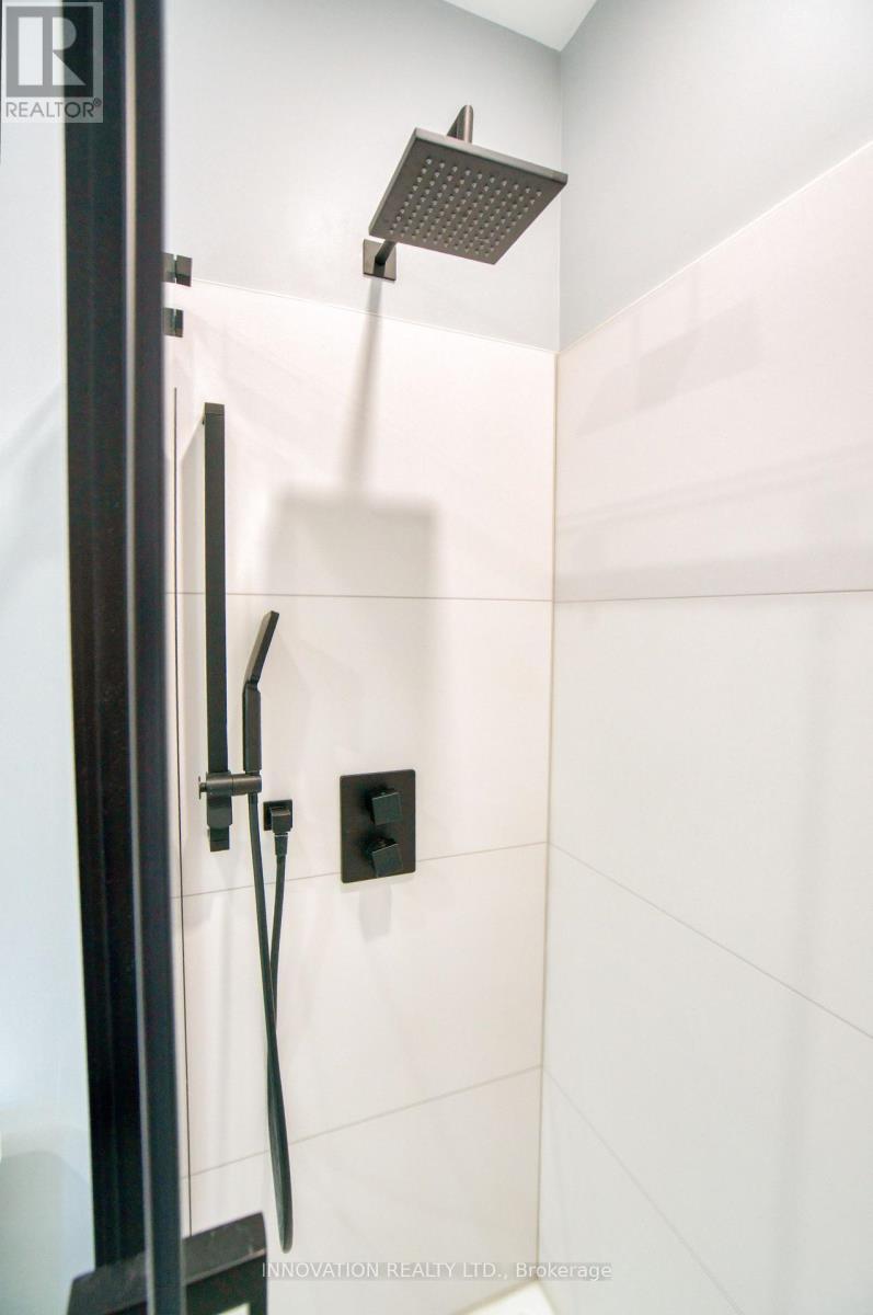 27 Eileen Crescent, Ottawa, ON - Indoor Photo Showing Bathroom
