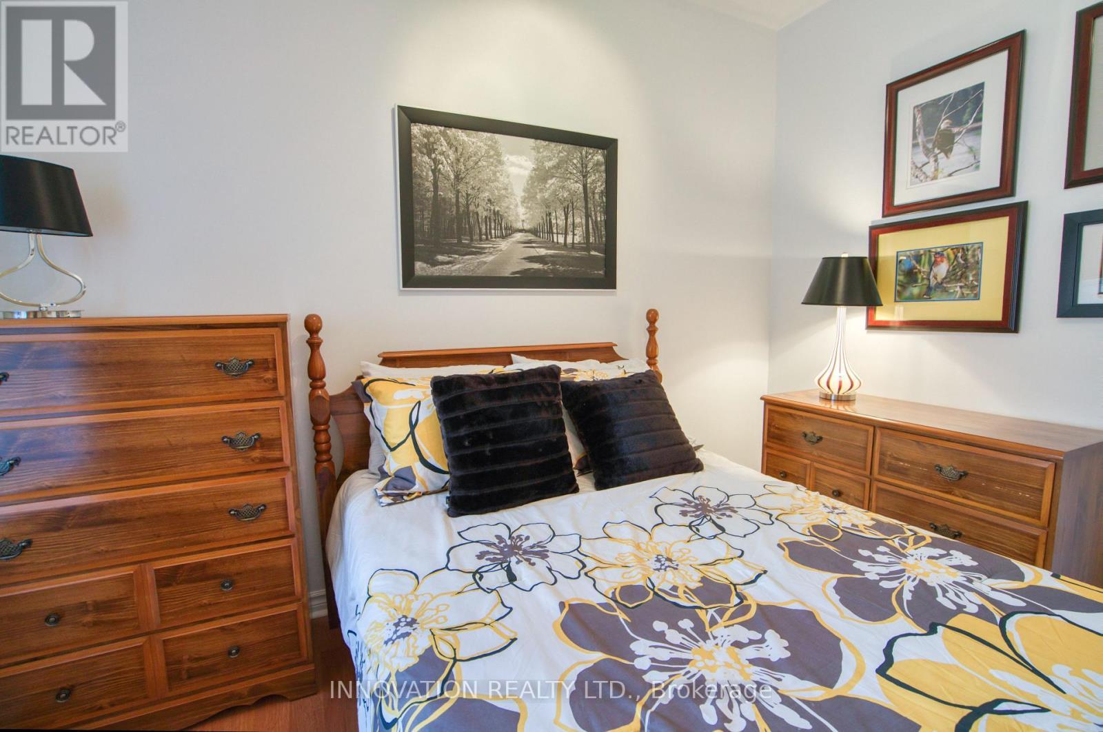 27 Eileen Crescent, Ottawa, ON - Indoor Photo Showing Bedroom