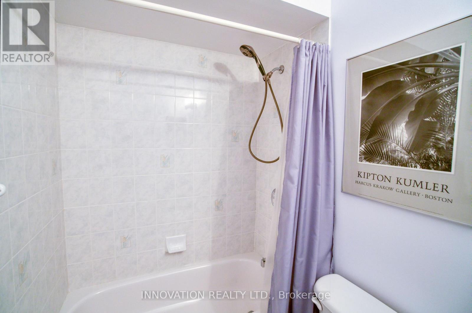 27 Eileen Crescent, Ottawa, ON - Indoor Photo Showing Bathroom