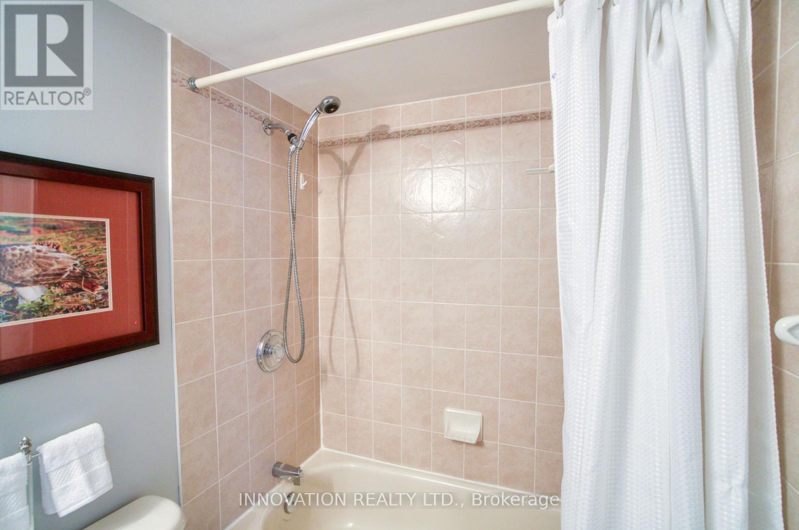 27 Eileen Crescent, Ottawa, ON - Indoor Photo Showing Bathroom