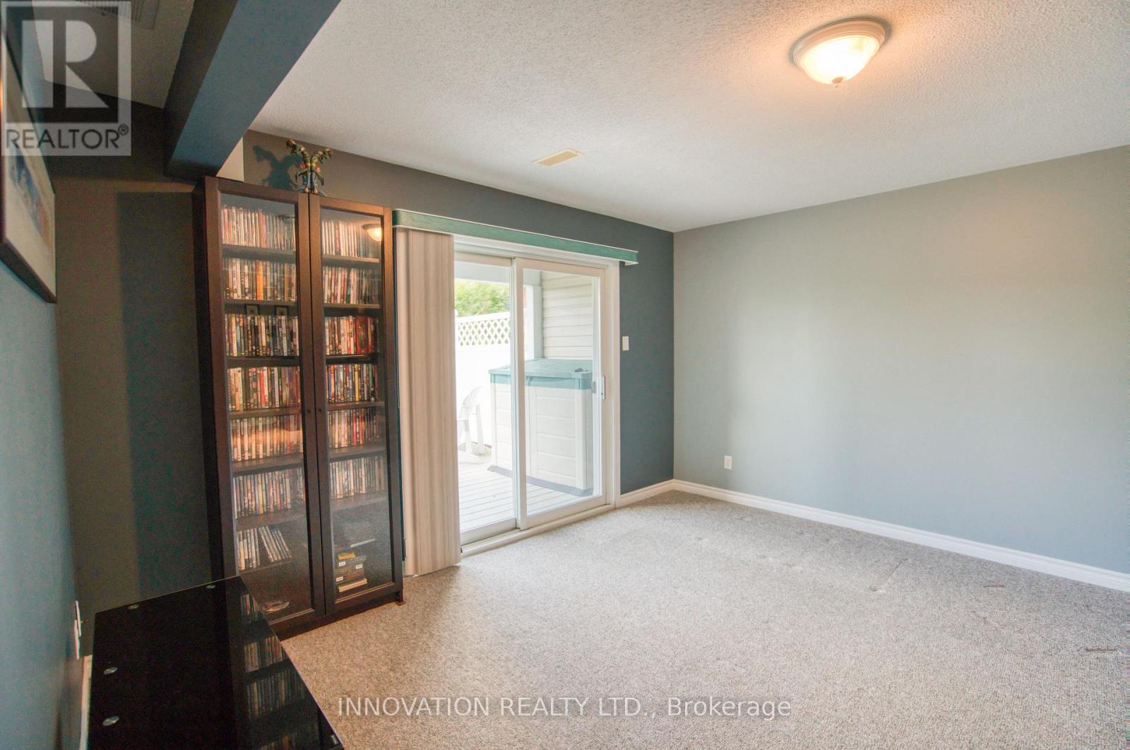 27 Eileen Crescent, Ottawa, ON - Indoor Photo Showing Other Room